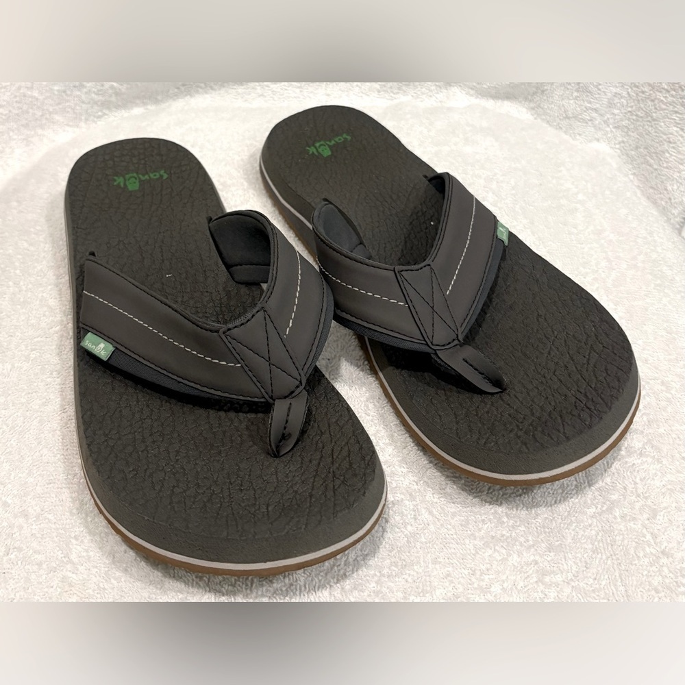 Sanuk Gray Men’s size 11 USA Beer Cozy